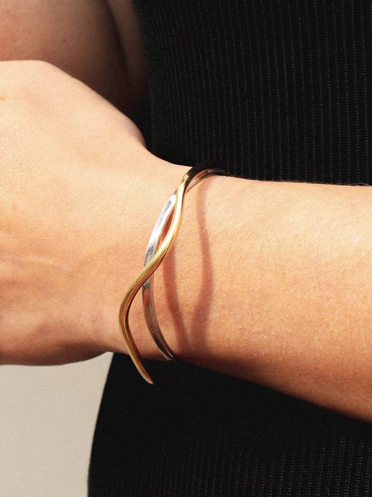 Floating Bracelet Floating Bracelet