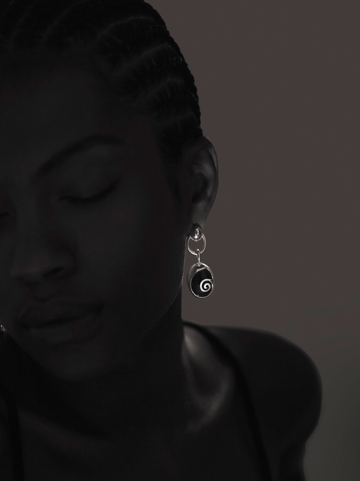 Spiralis Earrings Onyx Spiralis Earrings Onyx