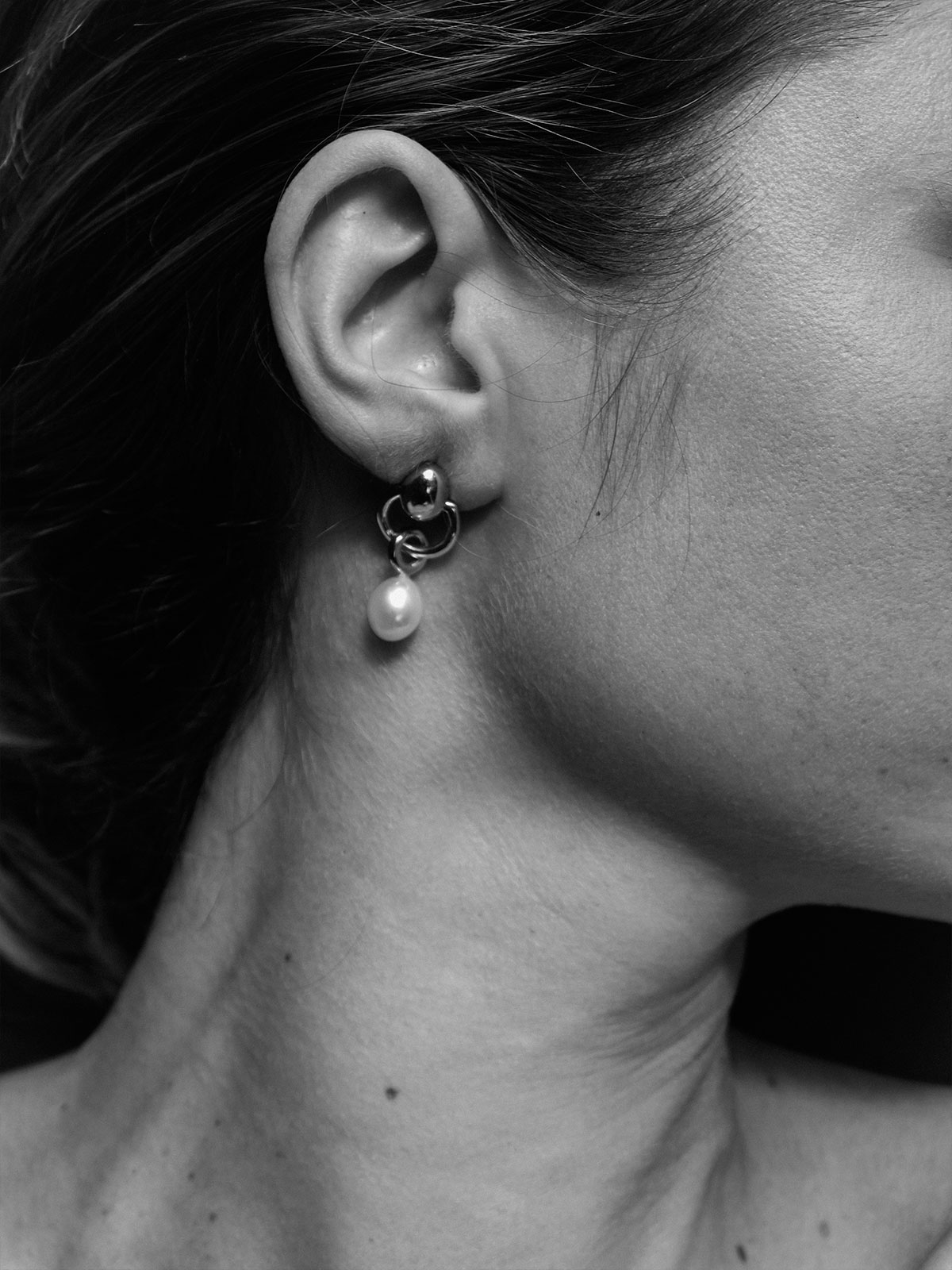 Egg Pearl Earrings