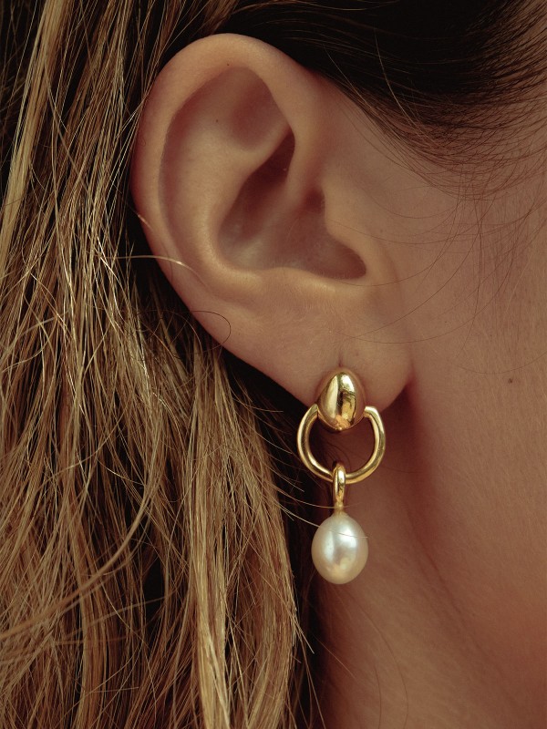Egg Pearl Earrings