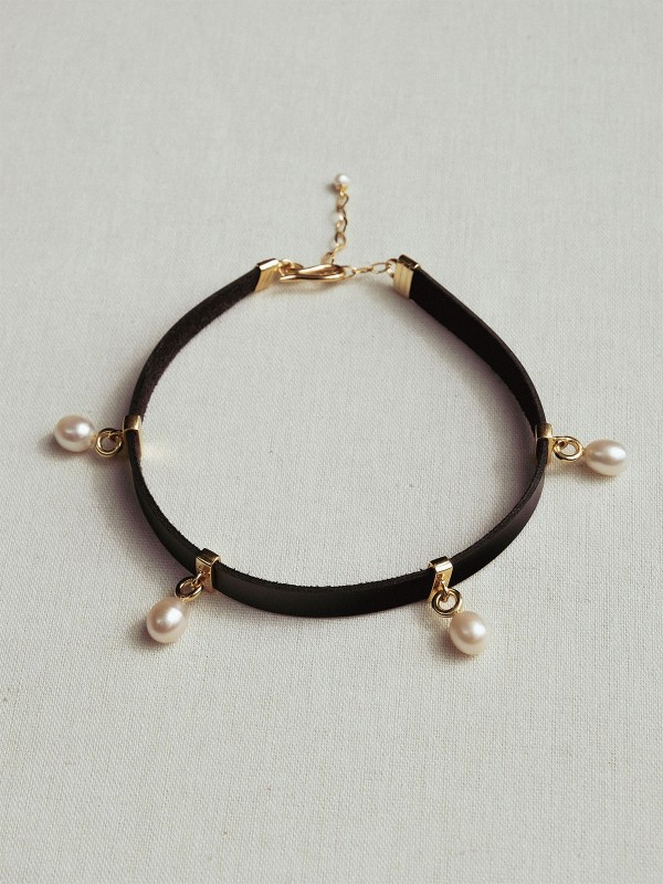 Egg Pearl Choker